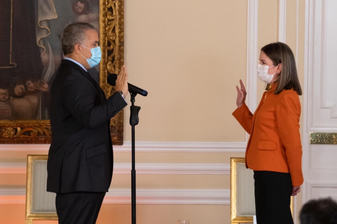 Con un mensaje de agradecimiento y reconocimiento a su trayectoria el Presidente Iván Duque posesionó a Adriana Mejía como nueva Embajadora de Colombia ante la OCDE