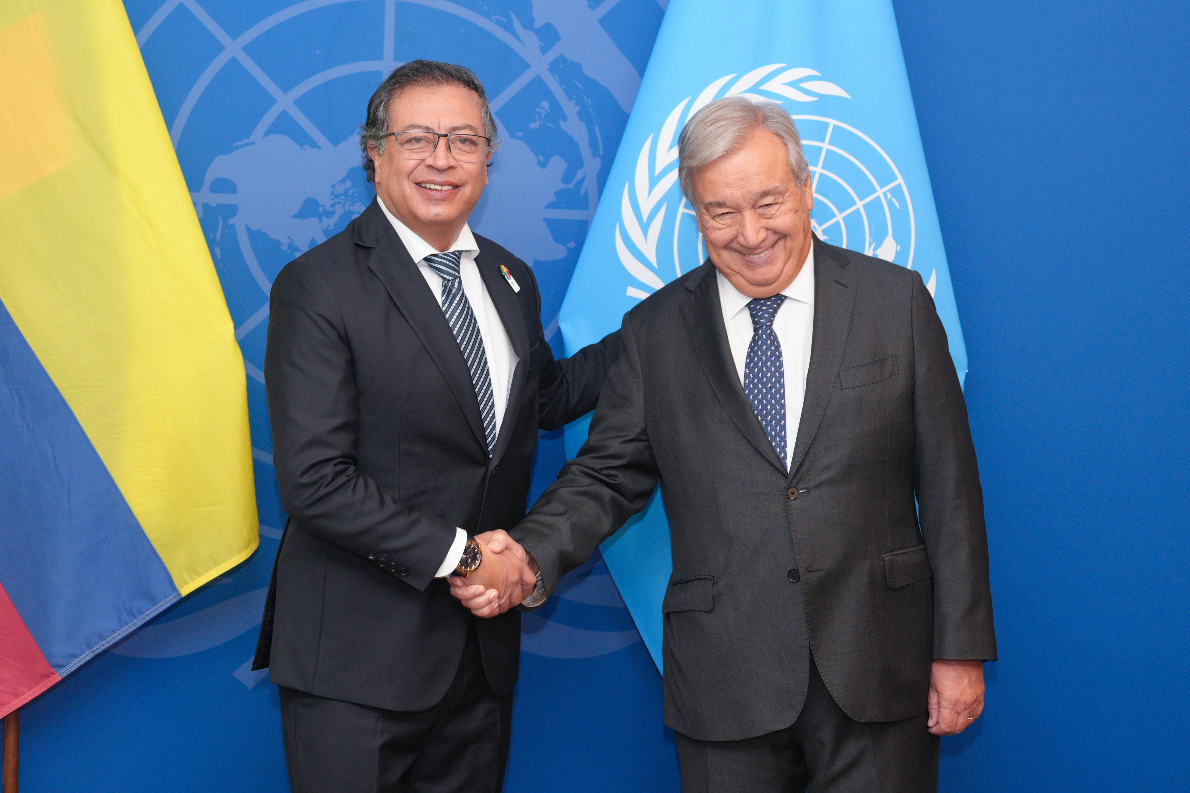 Foto del Presidente de Colombia con el Secretario General de la ONU
