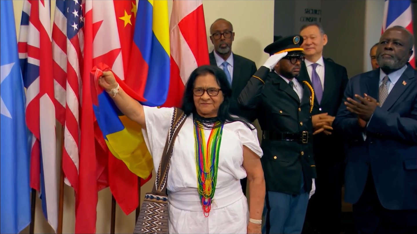 Colombia se integra al Consejo de Seguridad con un mensaje de inclusión y paz en la ceremonia de instalación de la bandera