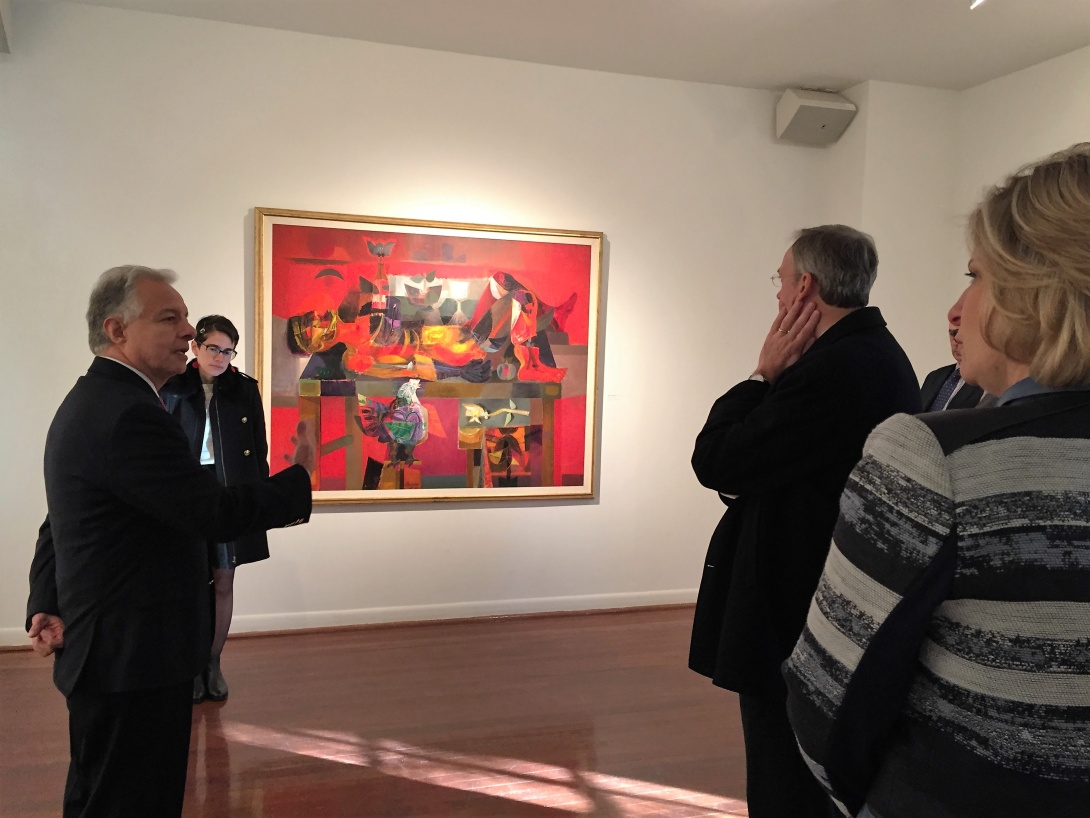 Embajador de Colombia y Secretario de Asuntos Hemisféricos de la OEA inauguraron la exposición “The Great Swindle” en las instalaciones del Museo de Arte de las Américas (AMA) Embajador de Colombia y Secretario de Asuntos Hemisféricos de la OEA inauguraron la exposición “The Great Swindle” en las instalaciones del Museo de Arte de las Américas