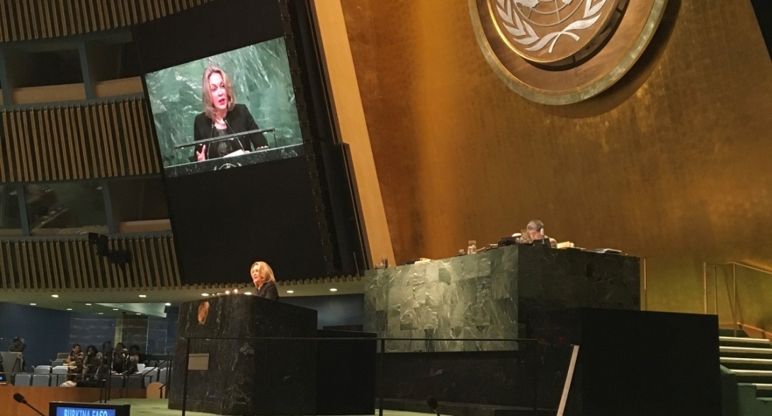 Participación de la Embajadora María Emma Mejía durante el debate de la Asamblea General sobre la Implementación de la Declaración de Compromiso sobre VIH SIDA y las Declaraciones Políticas